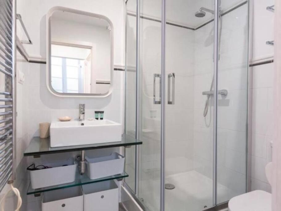 Chic Casa Cathedral At Calle Fresca 2-Bedroom Apartment In Malaga City Center Εξωτερικό φωτογραφία