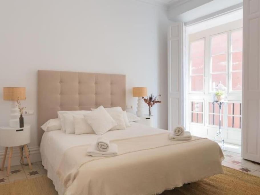 Chic Casa Cathedral At Calle Fresca 2-Bedroom Apartment In Malaga City Center Εξωτερικό φωτογραφία