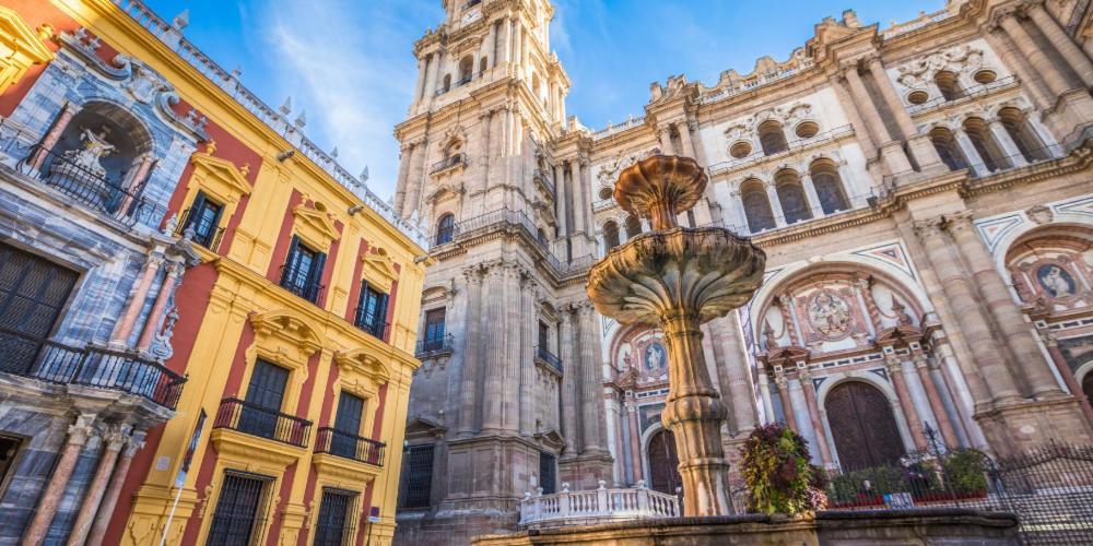 Chic Casa Cathedral At Calle Fresca 2-Bedroom Apartment In Malaga City Center Εξωτερικό φωτογραφία