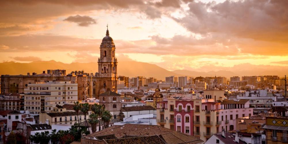 Chic Casa Cathedral At Calle Fresca 2-Bedroom Apartment In Malaga City Center Εξωτερικό φωτογραφία
